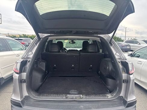 Used 2019 Jeep Cherokee Limited AWD/4WD image 11