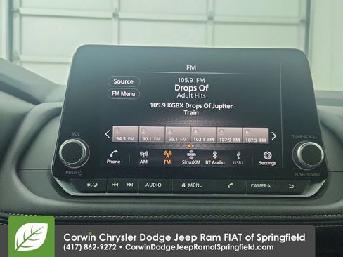 Used 2025 Nissan Rogue SV image 24