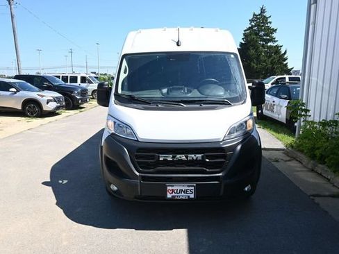 Used 2024 RAM ProMaster 2500 w/ Convenience Group FWD image 8
