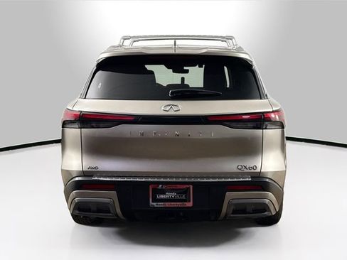 Used 2025 INFINITI QX60 Sensory w/ Vision Package image 11