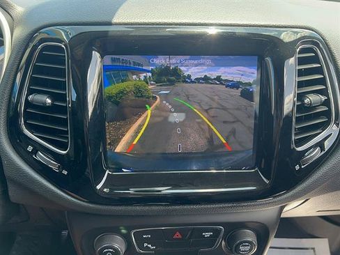 Used 2018 Jeep Compass Limited w/ Navigation Group AWD/4WD image 21