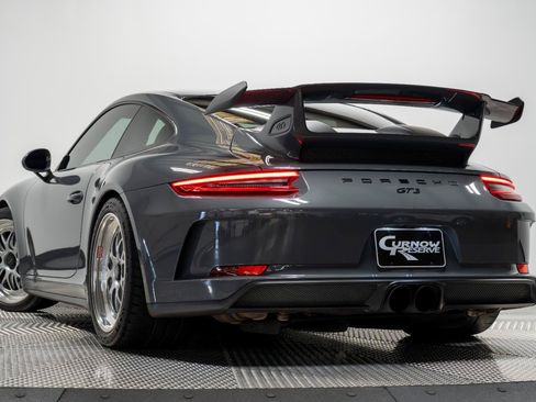 Used 2018 Porsche 911 GT3 RWD image 32