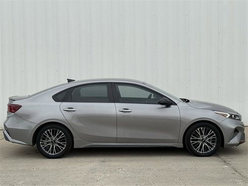 Used 2023 Kia Forte GT-Line image 3