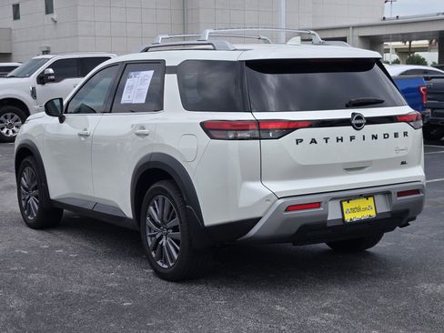 Used 2023 Nissan Pathfinder SL w/ SL Premium Package image 7
