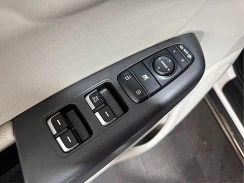 Used 2020 Kia Sportage S w/ S Sunroof Package AWD/4WD image 29