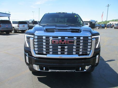 Used 2024 GMC Sierra 2500 Denali w/ Denali Reserve Package AWD/4WD image 14