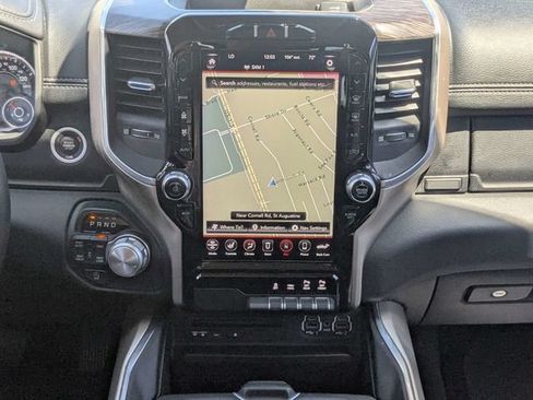 Used 2019 RAM 1500 Laramie AWD/4WD image 18