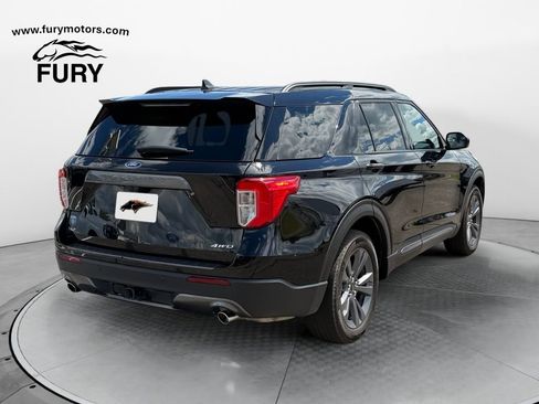 Used 2024 Ford Explorer XLT w/ Equipment Group 202A AWD/4WD image 3