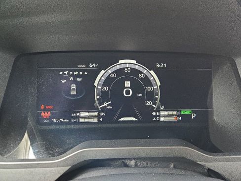 Used 2024 Toyota Tundra Limited AWD/4WD image 17