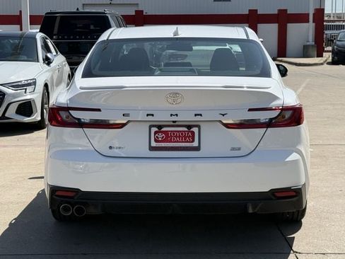 Used 2026 Toyota Camry SE FWD image 5