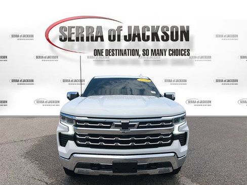 Used 2022 Chevrolet Silverado 1500 LTZ AWD/4WD image 3