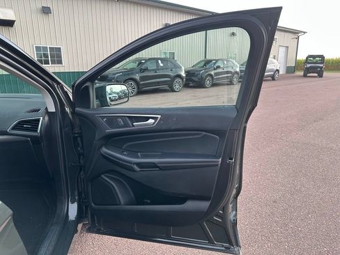 Used 2024 Ford Edge Titanium AWD/4WD image 30