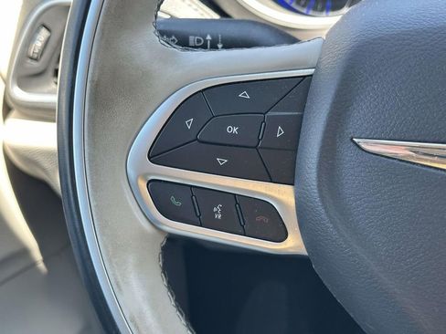 Used 2018 Chrysler Pacifica Limited w/ Tire & Wheel Group image 24