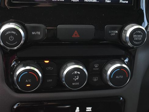 Used 2020 RAM 1500 Big Horn AWD/4WD image 31