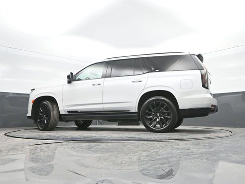 Used 2023 Cadillac Escalade Sport Platinum w/ LPO, ONYX Package image 40