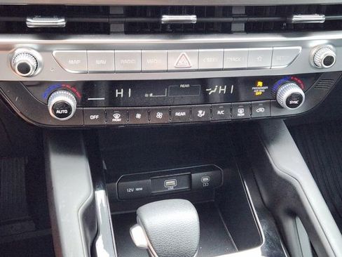 Used 2025 Kia Telluride LX image 21