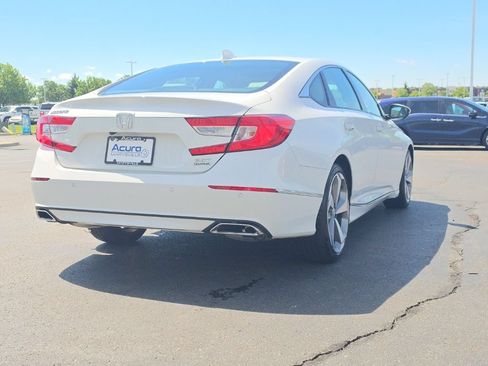 Used 2019 Honda Accord Touring image 8