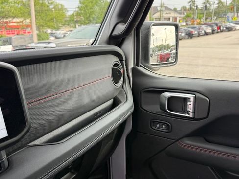 Used 2024 Jeep Wrangler Unlimited Rubicon w/ Safety Group AWD/4WD image 23