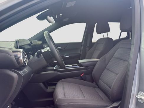 Used 2025 Chevrolet Equinox LT FWD image 9