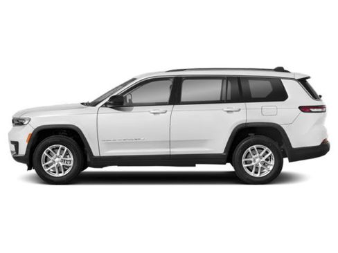 Certified 2024 Jeep Grand Cherokee L Altitude image 2