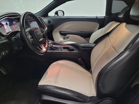 Used 2018 Dodge Challenger GT w/ Driver Convenience Group AWD/4WD image 17