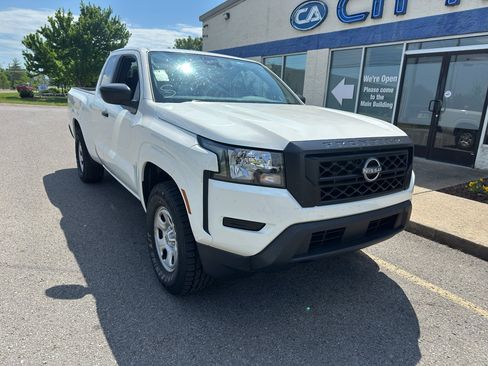 Used 2022 Nissan Frontier S image 2