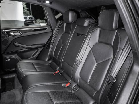 Used 2021 Porsche Macan S image 21