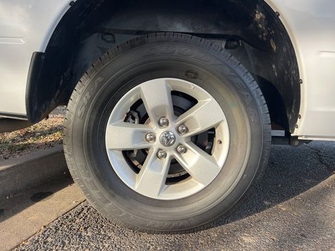 Used 2024 RAM 1500 Classic SLT image 9