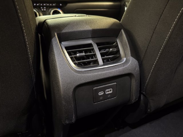 Used 2025 Chevrolet Blazer LT FWD image 19