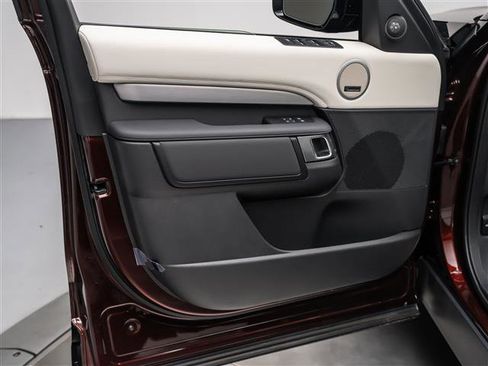 New 2026 Land Rover Discovery Limited Edition AWD/4WD image 24