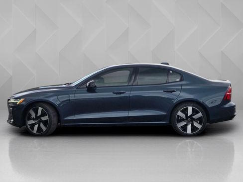 Certified 2025 Volvo S60 T8 Plus AWD/4WD image 4