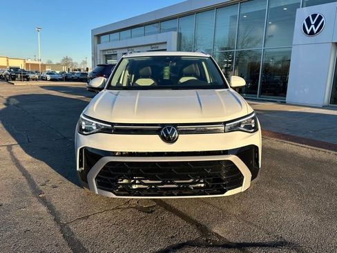 New 2026 Volkswagen Taos SEL AWD/4WD image 2