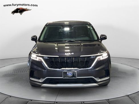 Used 2024 Kia Carnival LX image 8