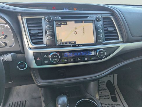 Used 2019 Toyota Highlander XLE image 20