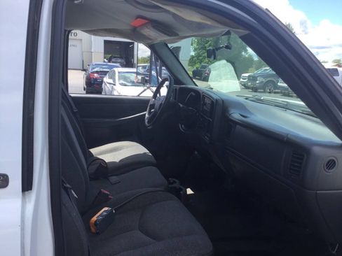 Used 2005 Chevrolet Silverado 3500 2WD Regular Cab image 9
