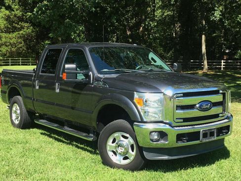 Used 2016 Ford F250 XLT w/ XLT Value Package AWD/4WD image 8
