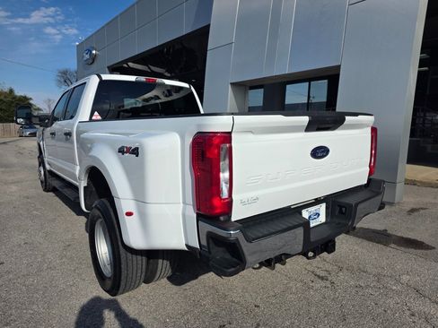 Used 2025 Ford F350 XLT image 4