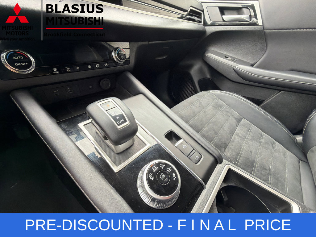 Used 2024 Mitsubishi Outlander SE FWD image 29