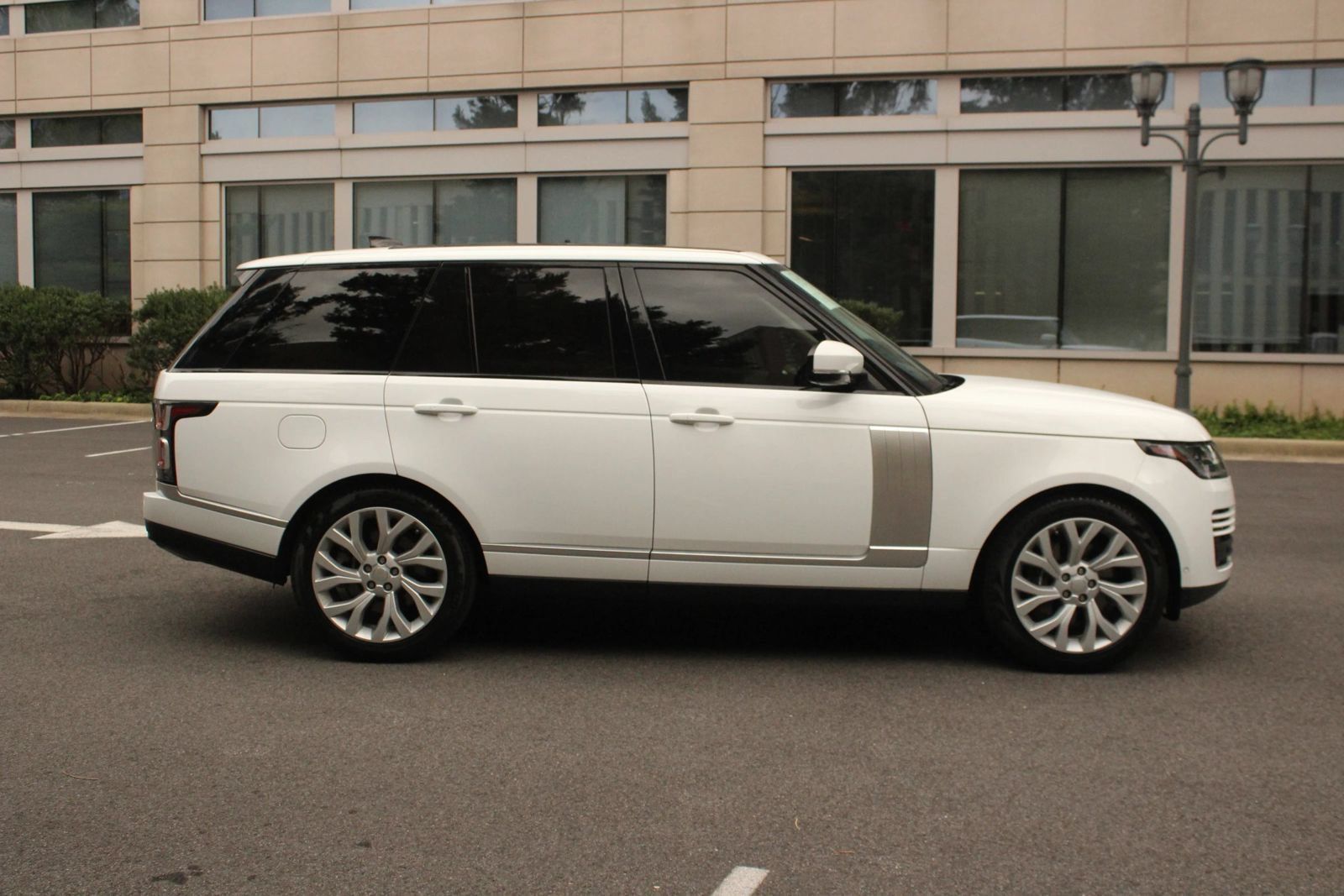 Used 2021 Land Rover Range Rover Westminster Edition AWD/4WD image 6
