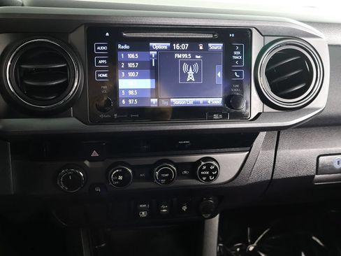 Used 2018 Toyota Tacoma TRD Sport AWD/4WD image 41