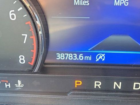 Used 2021 Ford Explorer XLT image 24