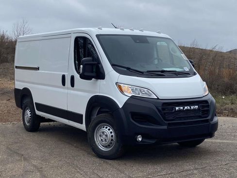 New 2026 RAM ProMaster 2500 w/ Convenience Group image 31