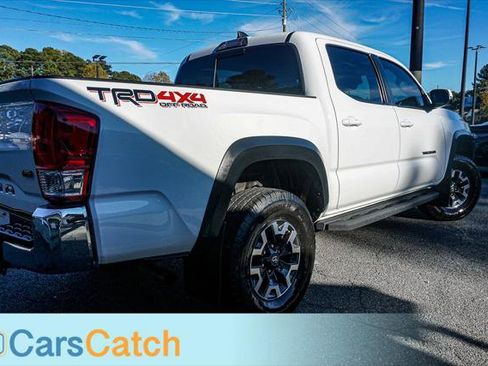 Used 2018 Toyota Tacoma TRD Off-Road image 6