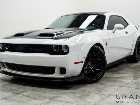 Used 2019 Dodge Challenger SRT Hellcat Redeye image 1