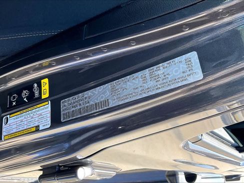 Used 2025 Jeep Wrangler Sahara image 33