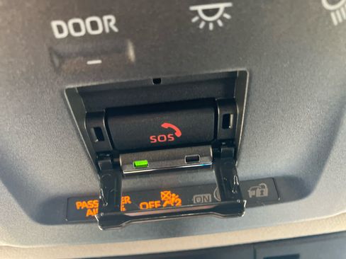 Used 2026 Toyota Prius LE FWD image 20