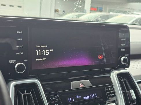 Certified 2023 Kia Sorento SX image 34
