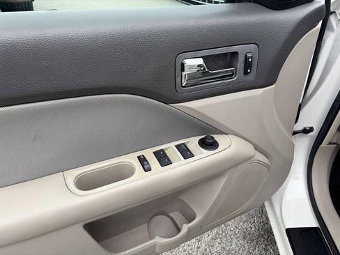 Used 2010 Ford Fusion SE FWD image 10