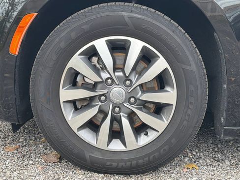 Used 2020 Chrysler Pacifica Touring-L Plus image 25