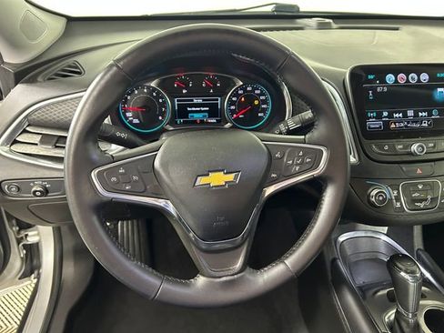 Used 2017 Chevrolet Malibu LT image 15